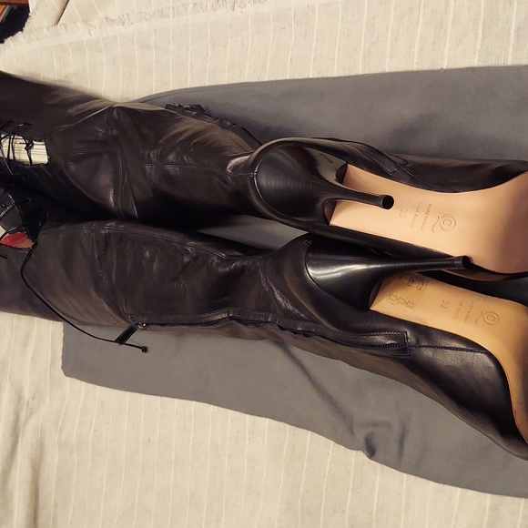 Alexander McQueen Stilletto Thigh-High Leather Boots - Picture 2 of 10